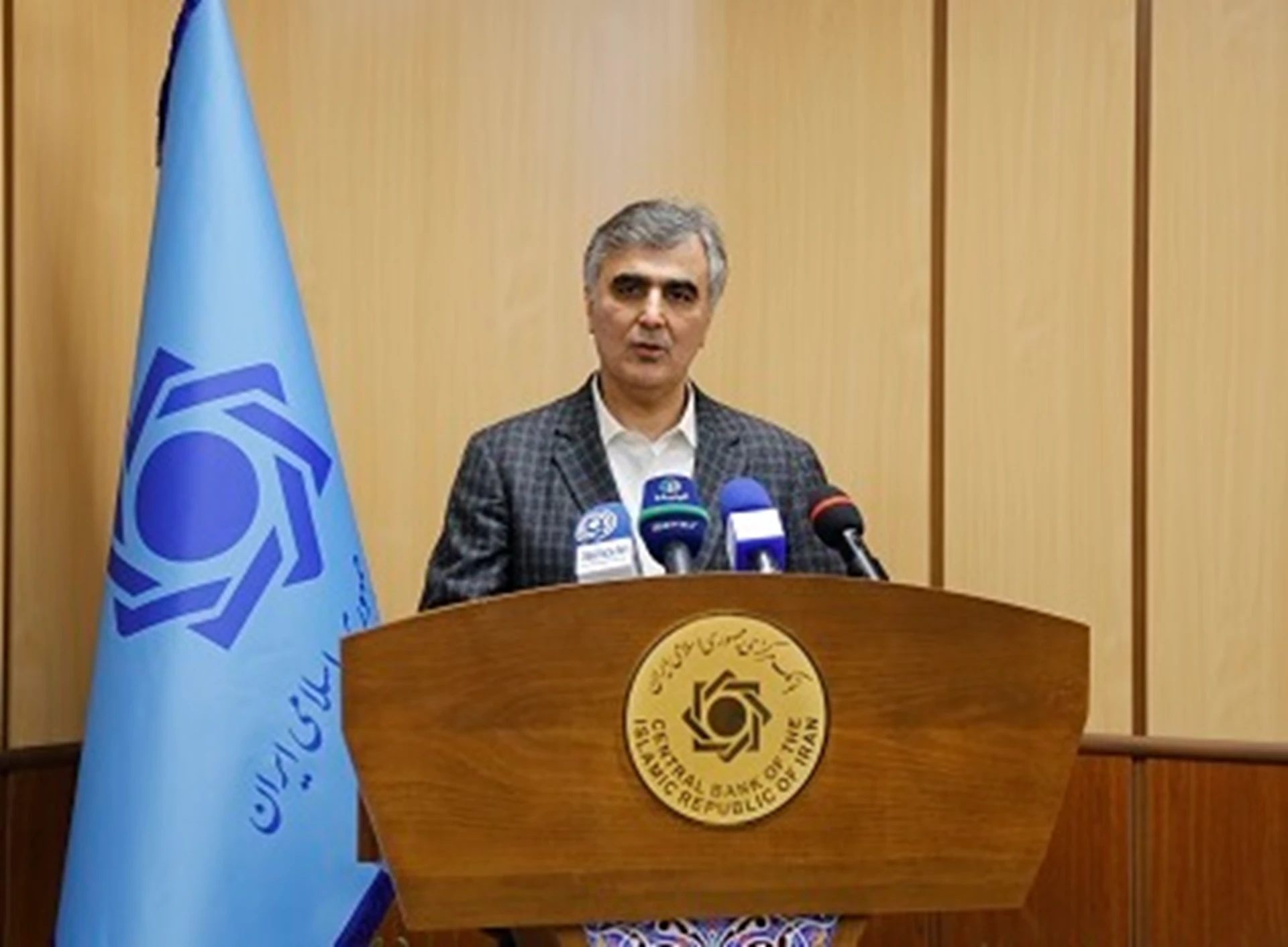 ضرب و عرضه سکه جدید و بدون تاریخ بانک مرکزی آغاز شد/ شروع عرضه شمش طلا از چهارشنبه در مرکز مبادله ارز ایران